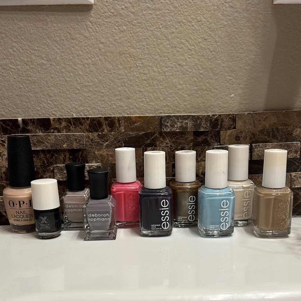 Bundle of Essie, deborah Lippmann, formula X, and OPI #518